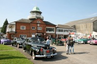 Cadillac Club of Great Britain celebrated the brandâ€™s Dewar Trophy win of 1908 at Brooklands
