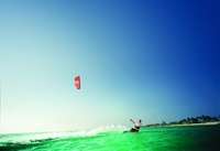 Catch the breeze and learn to kite surf in Aruba 