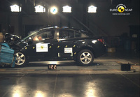 Chevrolet Cruze sets new crash safety standards