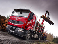 Timber haulage company grows its Renault Fleet with new Lander