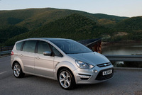 Ford S-MAX and Galaxy make the blind spot visible
