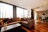Varcity Show Apartment Lounge