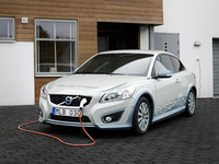 Volvo develops range extenders for electric cars