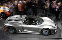 Porsche 918 Spyder concept makes UK debut at Goodwood
