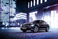 Infiniti M35h hybrid on fast track to business success