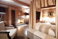 Honeymoon ski service fit for newly weds