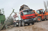 Free Flow Concrete mixes up fleet with first Renault Kerax