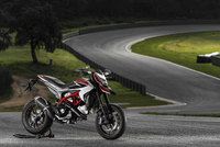 2013 Hypermotard models soon to arrive in Ducati stores