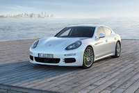 The new Porsche Panamera: First plug-in hybrid drive in the luxury class