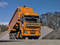 Impressive payload secures more Renault Landers for Robinson