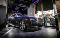 Rolls-Royce Wraith UK debut in Harrods’ window