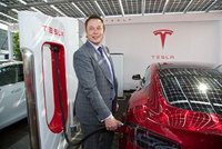 Right Hand Drive Tesla Model S arrives in the UK