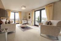 Relax with a stress-free riverside home at Diglis Water
