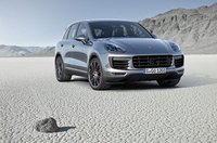 New Porsche Cayenne underlines its status as sports car among SUVs
