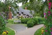 Spend a sizzling summer in Shakespeare’s England!