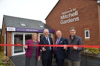 Spitfire designer honoured at launch of showhomes at Taylor Wimpey’s Mitchell Gardens