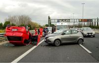 4 things you shouldn't do after a car crash 