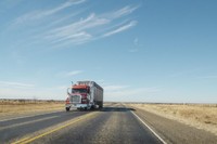 Reasons why truck drivers should practice defensive driving 