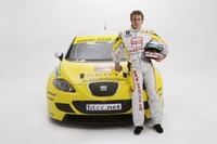 Race ace Plato helps air ambulance take off