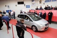 New Mondeo marches on as Ford attracts the buyers