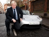 London Mayor test drives the Tesla Roadster