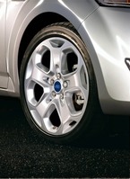 Latest Ford cars check tyre pressure while you drive