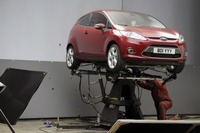 Ford kinetic design stars in new TV advert