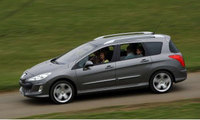 Peugeot highlights its green credentials at ExCel