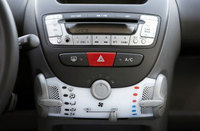 Stylish 2009 Peugeot 107 features improved MPG and CO2