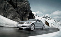 Lexus LS 460 all-wheel drive premieres at Moscow Motor Show
