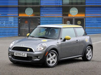 MINI E gets Government green light for UK trial 