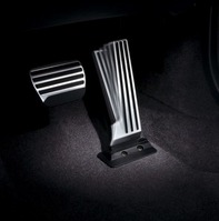 Nissan introduces pioneering technologies with new Fuga