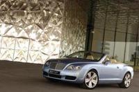 Bentley’s new GTC scoops two prestigious awards