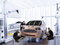 Aston Martin develop luxury commuter concept