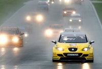 Plato storms back to the top – but it’s a wet weekend for Seat’s rivals