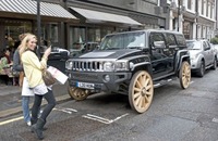 Wild West ‘Hummer’ artwork unveiled at Zoo Art Fair 2008