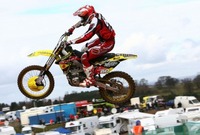 Anderson takes new RM-Z450 to Donington Podium