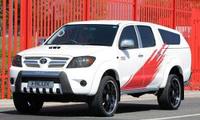 Hilux Sport concept powers into CV show 2007