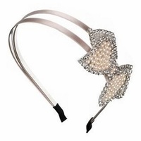 The right accessories for a day at the races