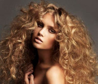 Errol Douglas launches Ariane Poole make-up bar