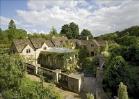 Overseas buyers fuel country house price growth