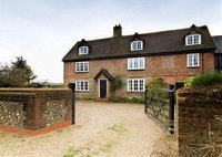 Prime country house market shows weaker performance