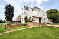 Art Deco living in Stanmore
