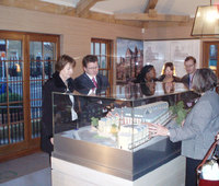 Harriet Harman visits Camberwell Grove development
