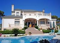 Elegant luxury on tee 16