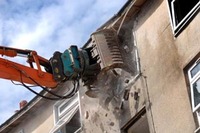 Ex-resident starts demolition of Devonport’s Bull Ring