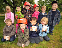 Busy bees get gardening with Bryant