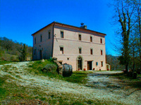 CASA T business 9 sarnano le marche, Italy