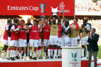 Arsenal lifts Emirates Cup trophy