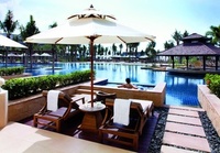 Ritz-Carlton brings a touch of luxury to tropical China